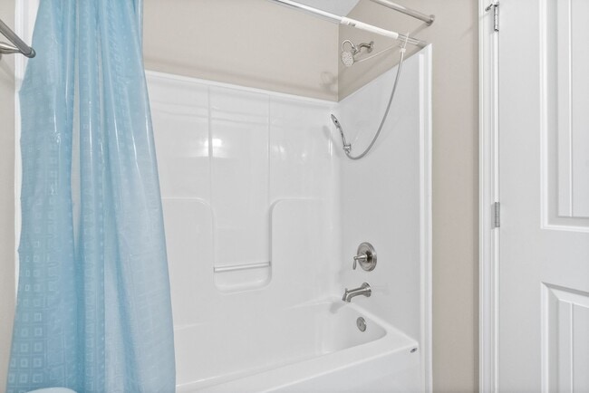 Building Photo - Just Reduced! Updated Townhome near Tennov...