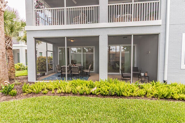Building Photo - Luxury Naples 2-Bed Home Minutes to Downtown & Beaches | Resort-Style Amenities