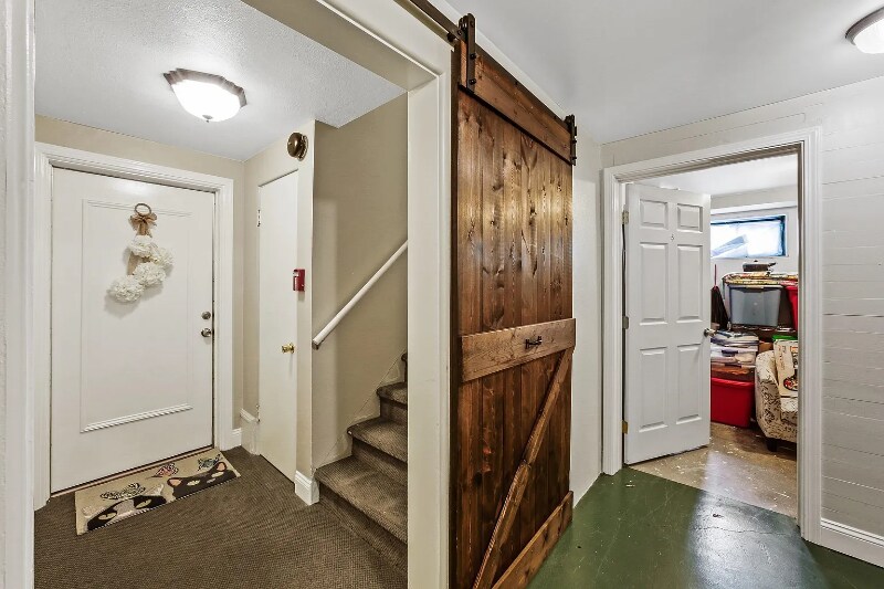 Building Photo - 1109 S Walnut St