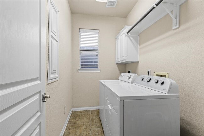 Building Photo - 4519 Countrymeadows Dr