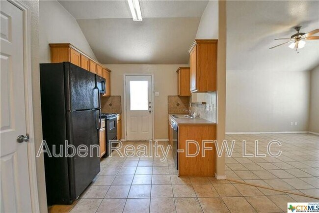 Building Photo - 1102 Leah Dr