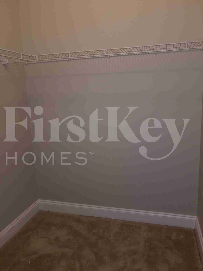 Building Photo - 1911 Chestnut Oak Ln