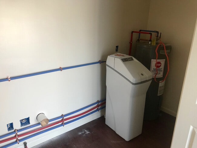 Building Photo - Remodeled 3 Bed/1 Bath Ranch in Burton