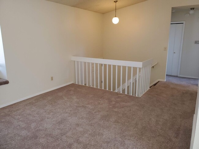 Building Photo - 4075 Dolphin Cir