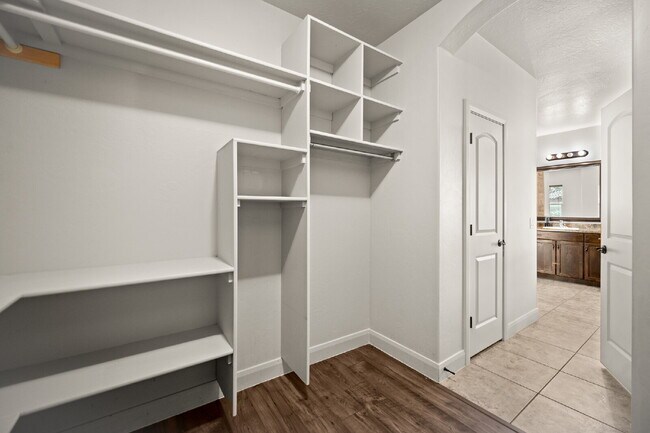 Building Photo - "Spacious 5-Bed Oasis with 3 Baths in Washington, UT – 3,171 Sq Ft of Comfort!"