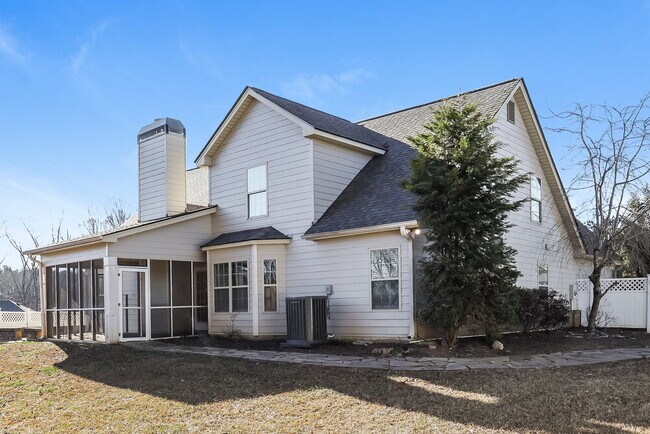 Building Photo - 303 Surrey Ct