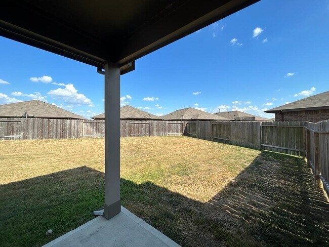 Building Photo - 3207 Sumac Dr
