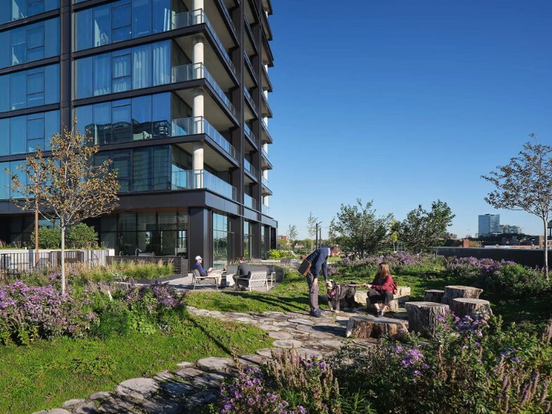 Building Photo - 207 N Elizabeth St