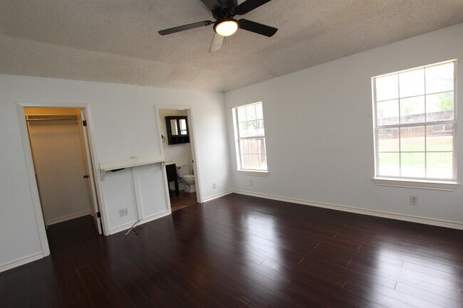 Building Photo - 125 Knoll Ave