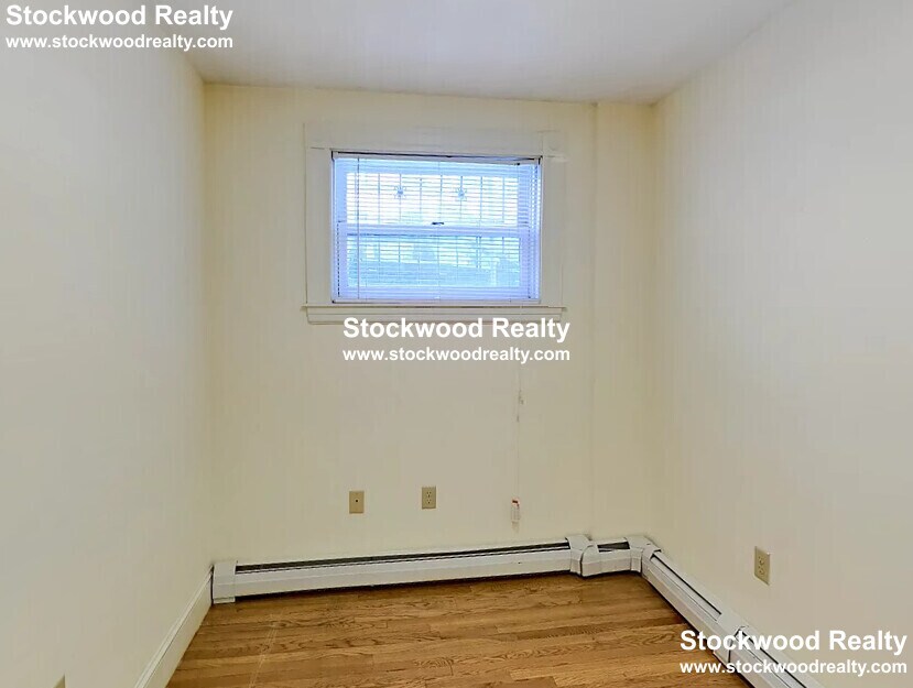 Building Photo - 195 Commonwealth Ave