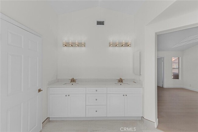 Building Photo - 23234 Valerio St