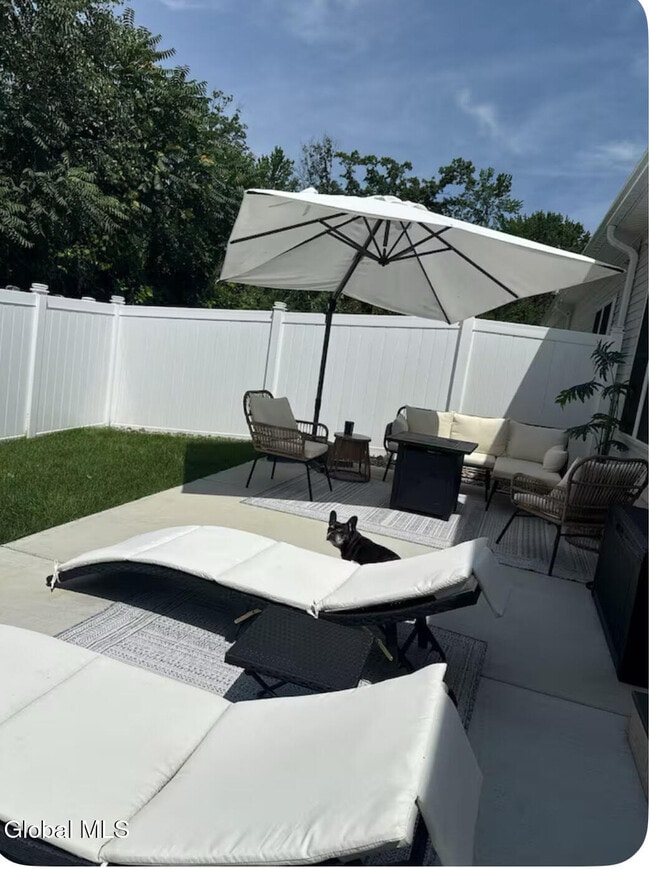 Building Photo - 2 Blair Ct