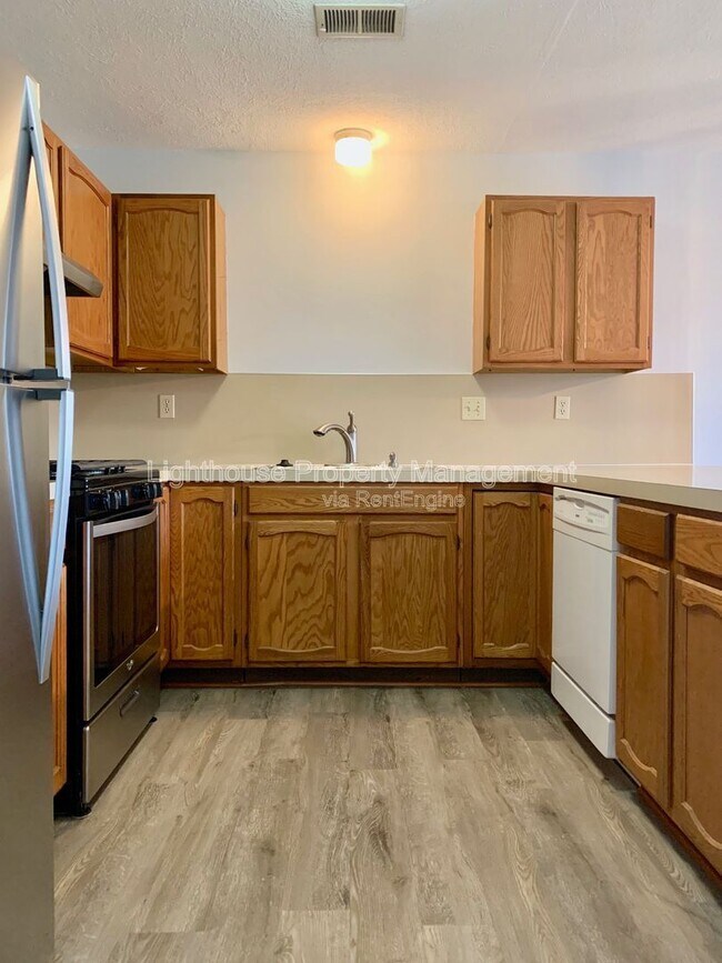 Building Photo - 6691 Boca Vista Dr NE
