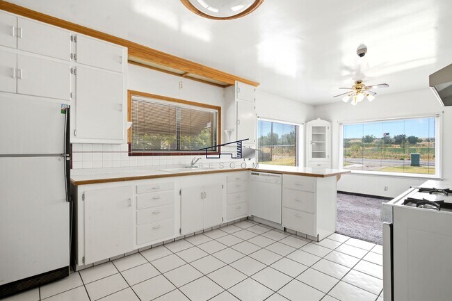 Building Photo - 1718 W 3300 S
