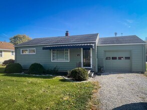 Building Photo - 2 Bedroom / 1 Bath - DALEVILLE