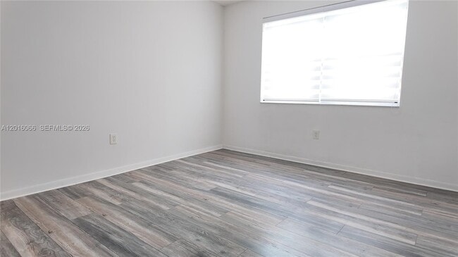 Building Photo - 2236 N Cypress Bend Dr