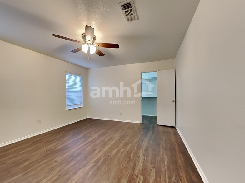 Building Photo - 9749 Parkmere Dr