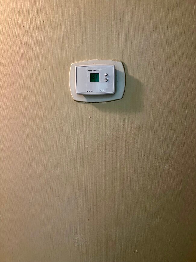 Building Photo - 110 Lyons St