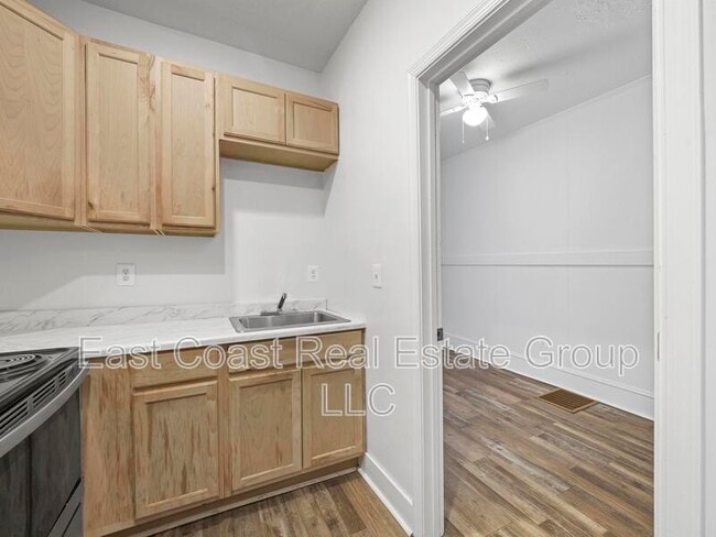 Building Photo - 157 N Conococheague St