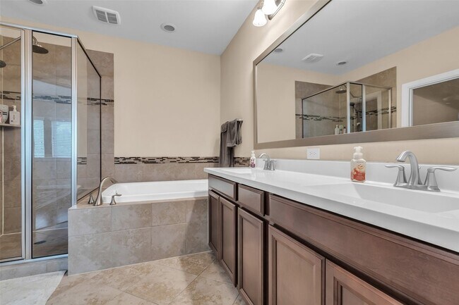 Building Photo - 8802 Narrow Leaf St