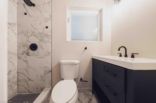 Building Photo - 120 SW 29th Terrace