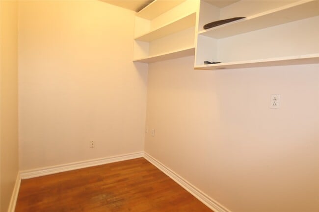 Building Photo - 1800 Richardson Ln