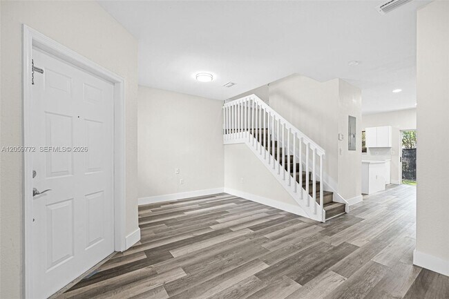 Building Photo - 1681 SE 30th St