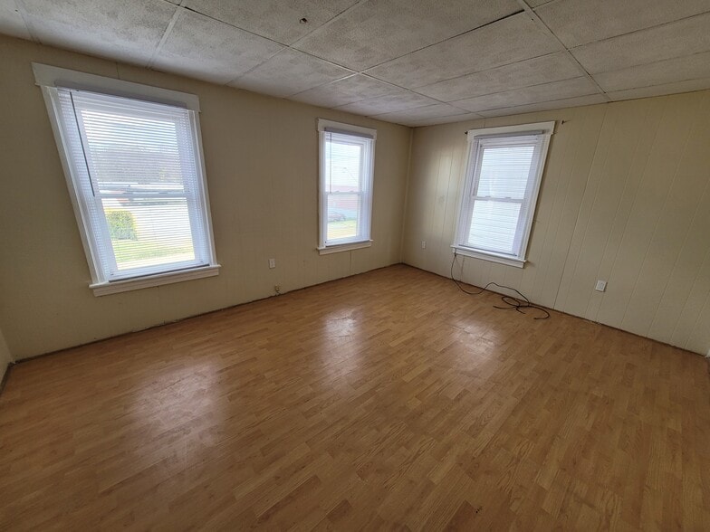 Livingroom - 309 S Burhans Blvd