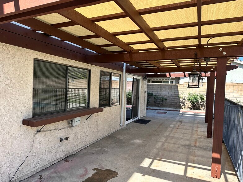 Building Photo - 3218 Tannencrest Dr