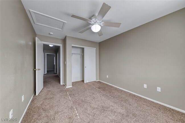 Building Photo - 7237 Twin Maples Ct