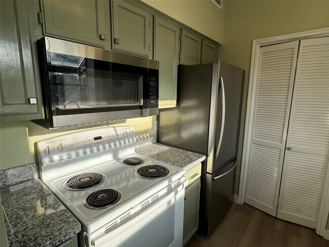 Building Photo - 6500 Harbor Town Dr