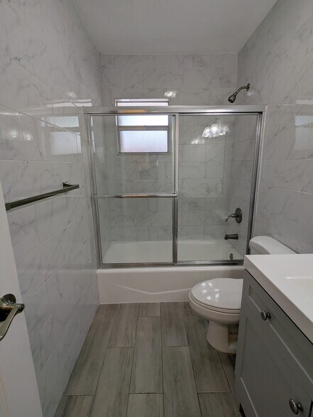 Bathroom - 2490 NE 184th St