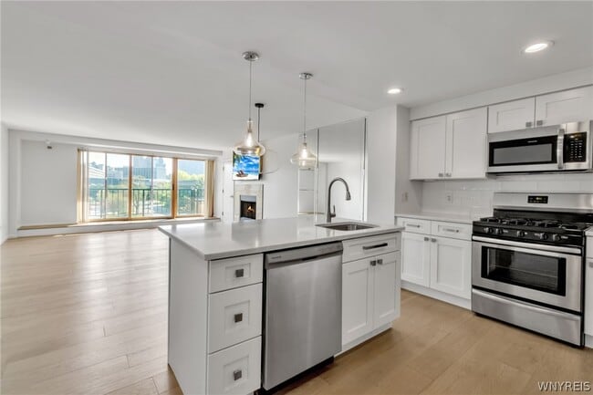 Building Photo - 40 Waterfront Cir