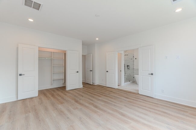 Building Photo - 7707 Inwood Grv Ln