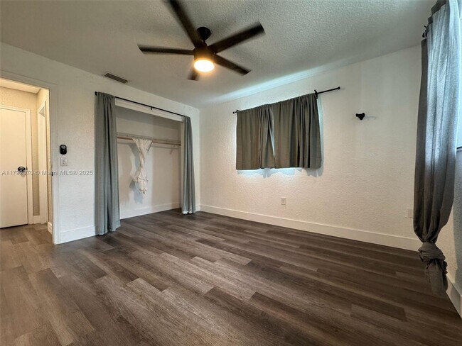 Building Photo - 2631 NW 94th Ave