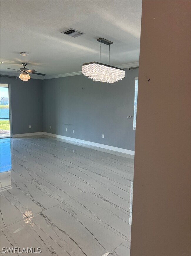 Building Photo - 4351 Bluegrass Dr