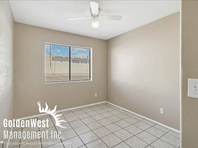 Building Photo - Spacious 4Bdm 2Ba Downtown Duplex