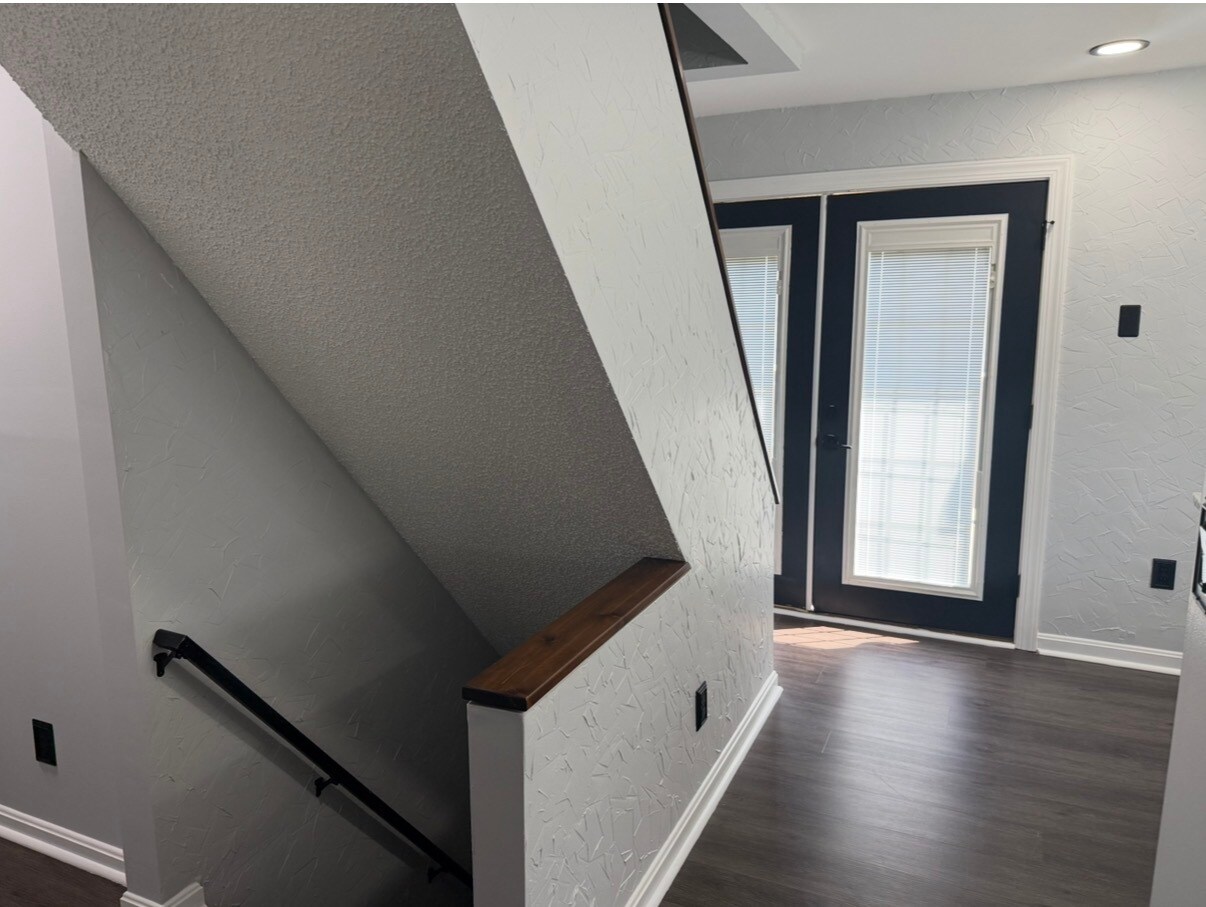 Building Photo - 119 Cloverhill Rd