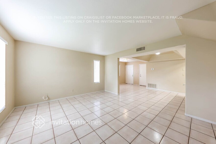 Building Photo - 2349 W Garden Dr