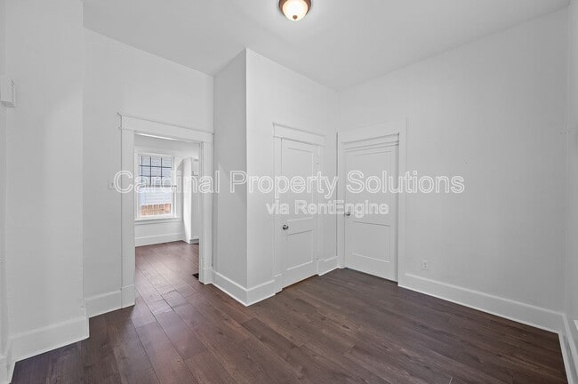 Building Photo - 5622 Prentice St