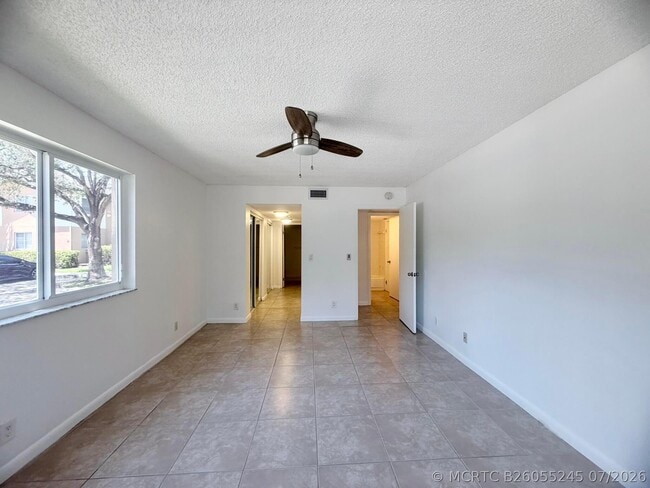 Building Photo - 9955 Westview Dr