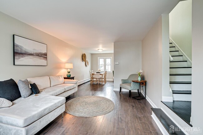 Building Photo - 35 Victory Ct