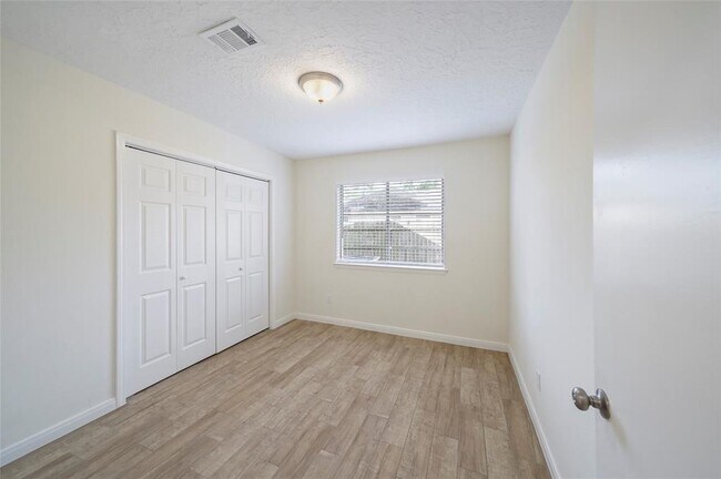 Building Photo - 22810 Dairy Gate Dr