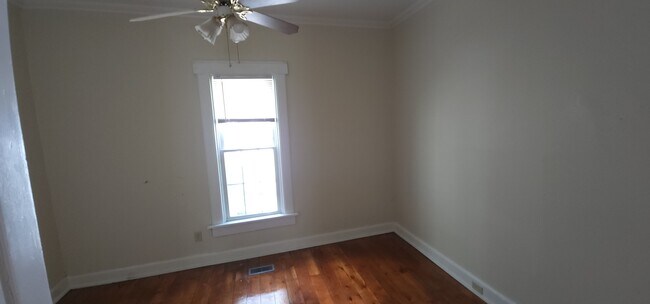 Building Photo - 446 Brightwood Ave