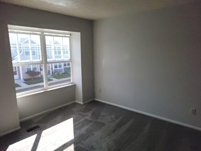 Building Photo - 872 Upholland Ln