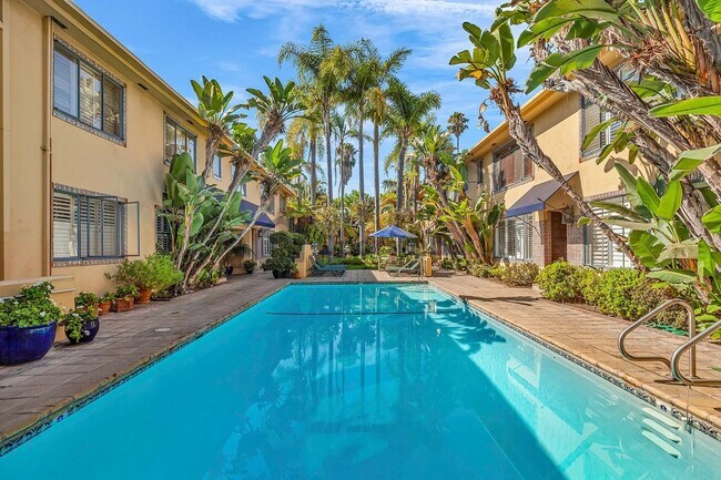 Building Photo - 1615 N Laurel Ave