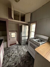 Building Photo - 968 W View St