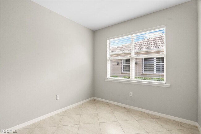 Building Photo - 4443 Dutchess Park Rd