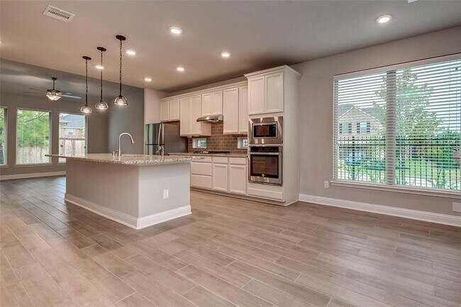 Building Photo - 4 Centennial Ridge Pl