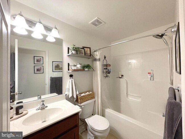 Building Photo - 519 Gate Dancer Ct